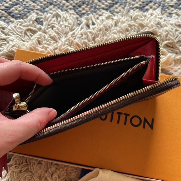 Clemence Wallet - Picture 6 of 9